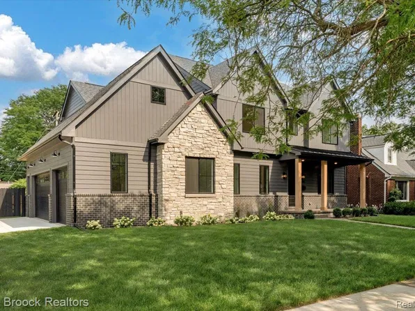 2444 Benjamin Ave, Royal Oak, MI 48073