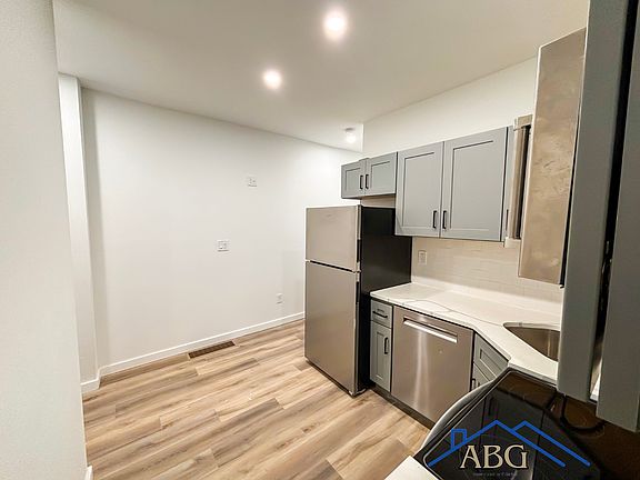 3rd image of 1716 Belfield Ave #1