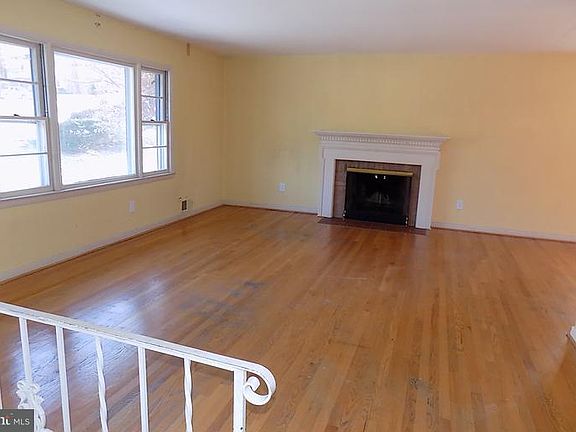 2nd image of 3412 Beverly Dr
