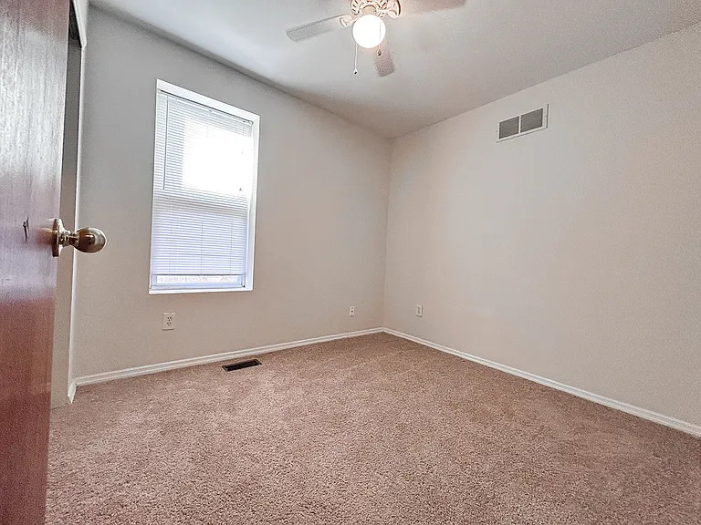 1414 N 5th St — Photo 11