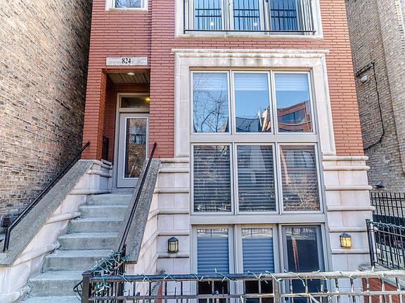 2nd image of 824 N Hermitage Ave #2