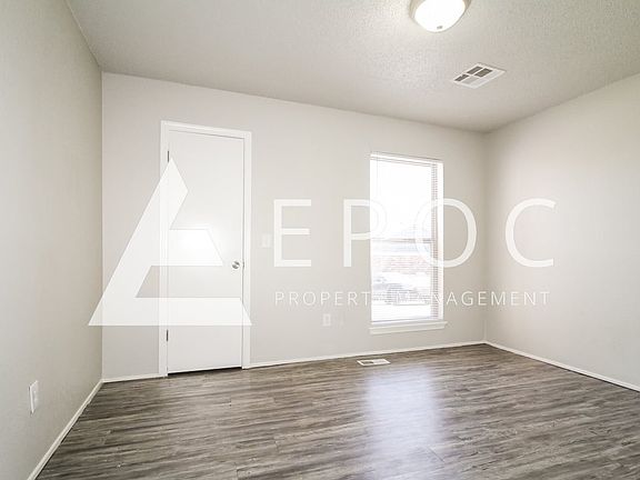 4th image of 2621 SW 99th St