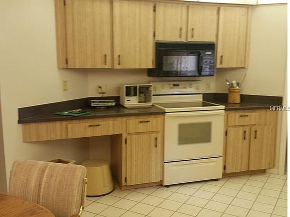 3rd image of 10667 Seminole Forest St W