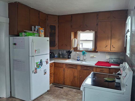 3rd image of 1115 Vassar Ave