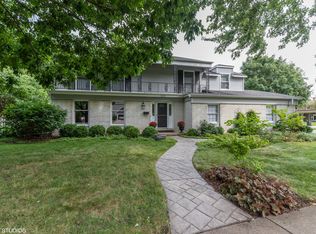 638 Harvard Ln, Libertyville, IL 60048