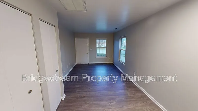 1 bed, 1.0 bath, $850 — Photo 2