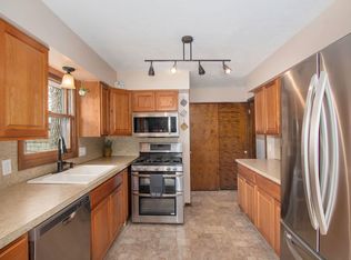 5585 Greenboro Dr SE, Kentwood, MI 49508