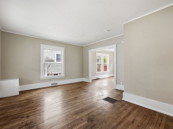 2nd image of 1825 5th Ave SE