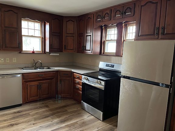 Kitchen with appliances less than two years old