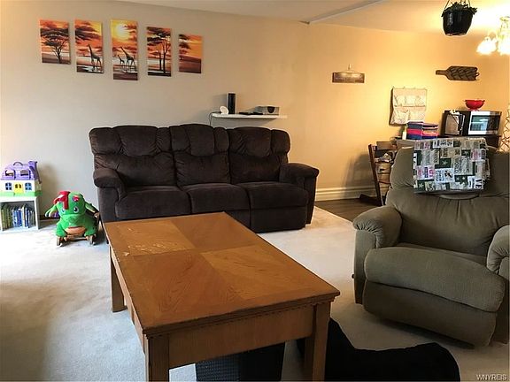 5th image of 33 Anthony Dr