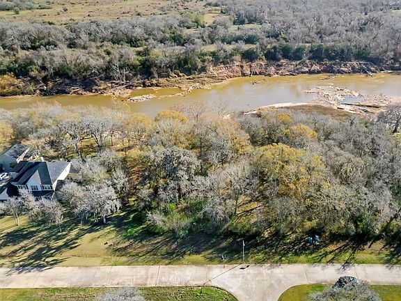 3rd image of 3011 Wellspring Lake Dr