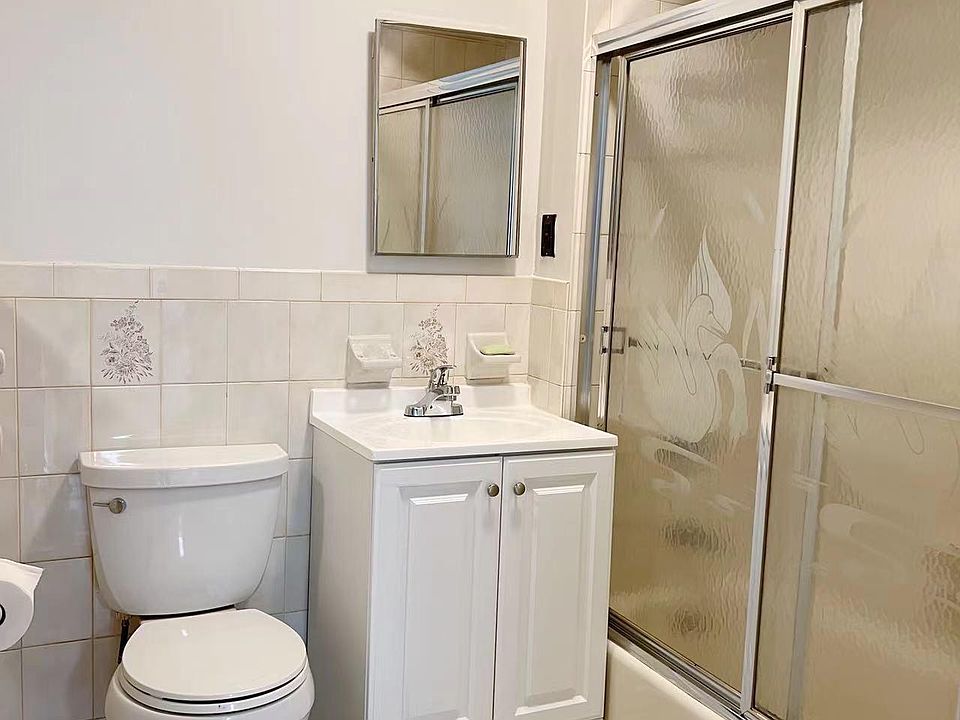 1st image of 216 Bay 11th St #1RE