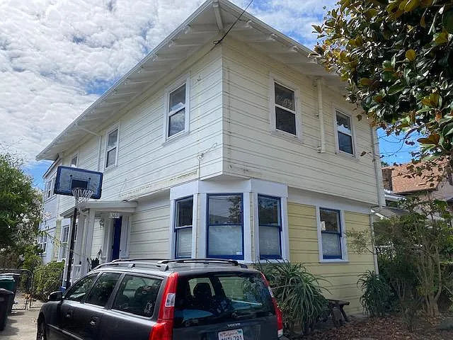 2 bed, 1000 sqft, $2,800 — Photo 2