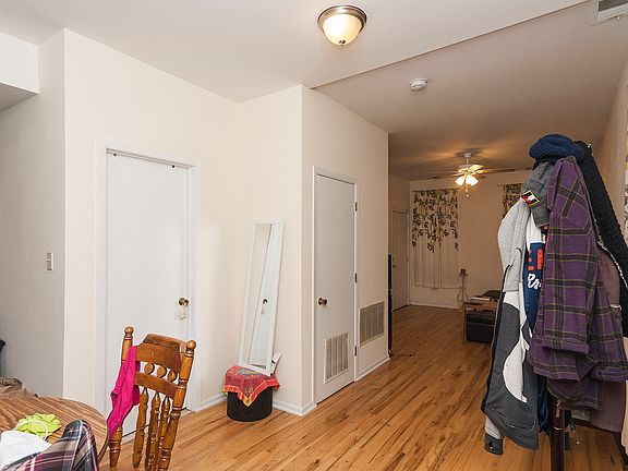 5th image of 1230 N Greenview Ave APT 1F