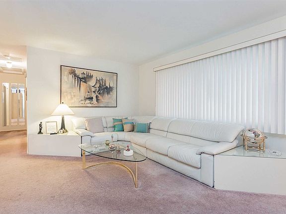4th image of 18 Pearl Ct
