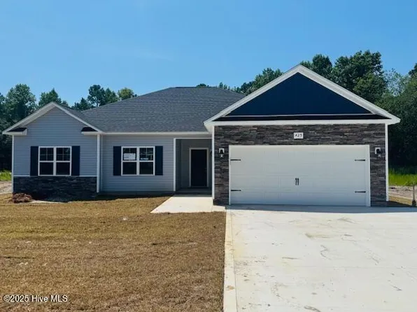 425 Windermere Road, Hubert, NC 28539