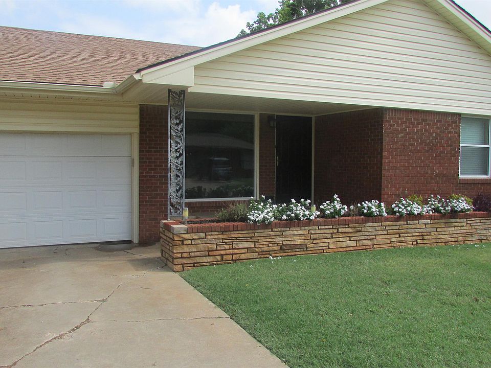 1st image of 2625 Manchester Dr