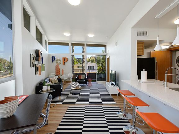2nd image of 501 N San Vicente Blvd #503