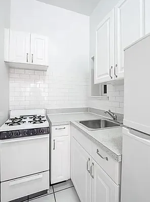 Rented by City Connections Realty | media 9