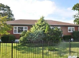 912 5th St, West Babylon, NY 11704