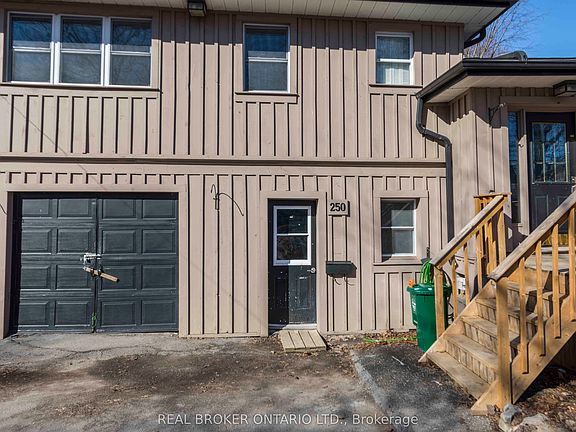 3rd image of 250 Macdonald Ave