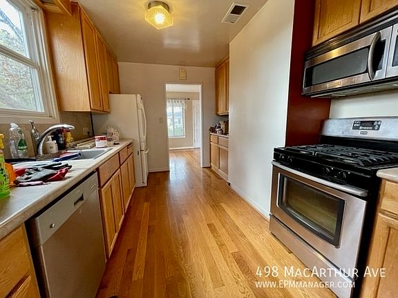 3rd image of 498 Macarthur Ave
