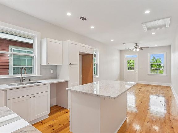4th image of 2648 Piety St