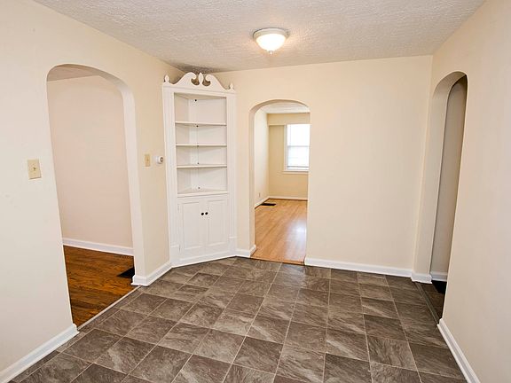 5th image of 1318 N Somerset Ave