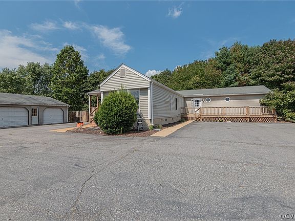 3rd image of 11648 Fosters Ln