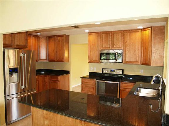 4th image of 6807 Twelve Oaks Blvd