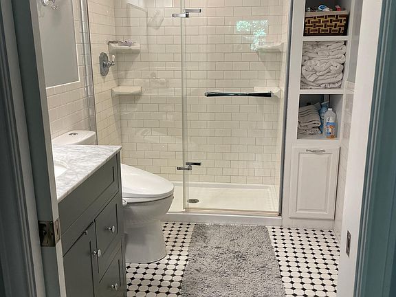 Upstairs bathroom