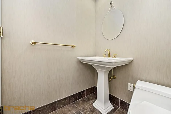 Rented by Keller Williams NYC | media 14