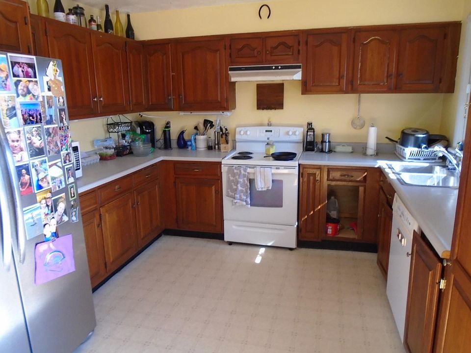 8 Hillside Acres, Vergennes, VT 05491 Zillow