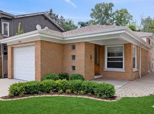 5768 N Lacey Ave, Chicago, IL 60646