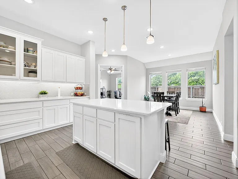 525 Goose Lake Dr — Photo 10