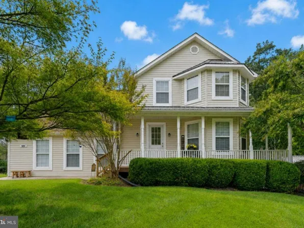 11011 Comet Ln, Lusby, MD 20657