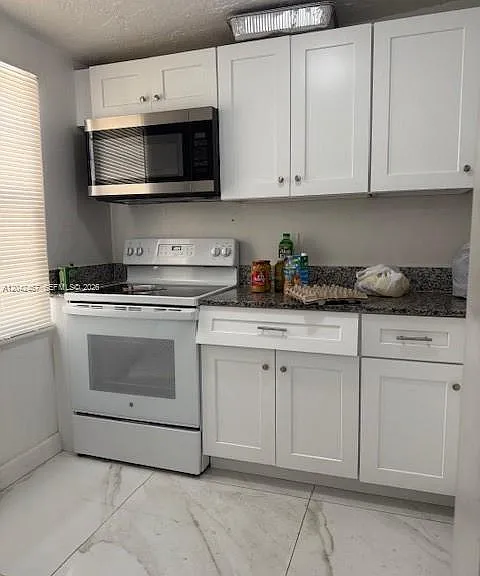 397 W 57th St #3 — Photo 12