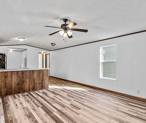 3rd image of 9112 Linwood Ave Lot 11