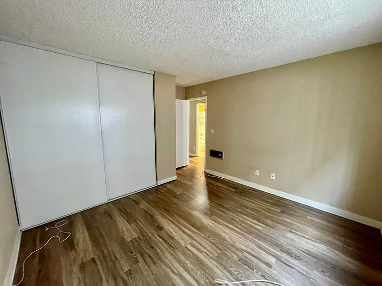 4479 Kansas St — Photo 4