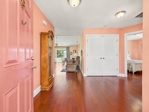 5th image of 1037 Pecan Grove Blvd.