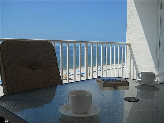 Spacious balcony beachfront