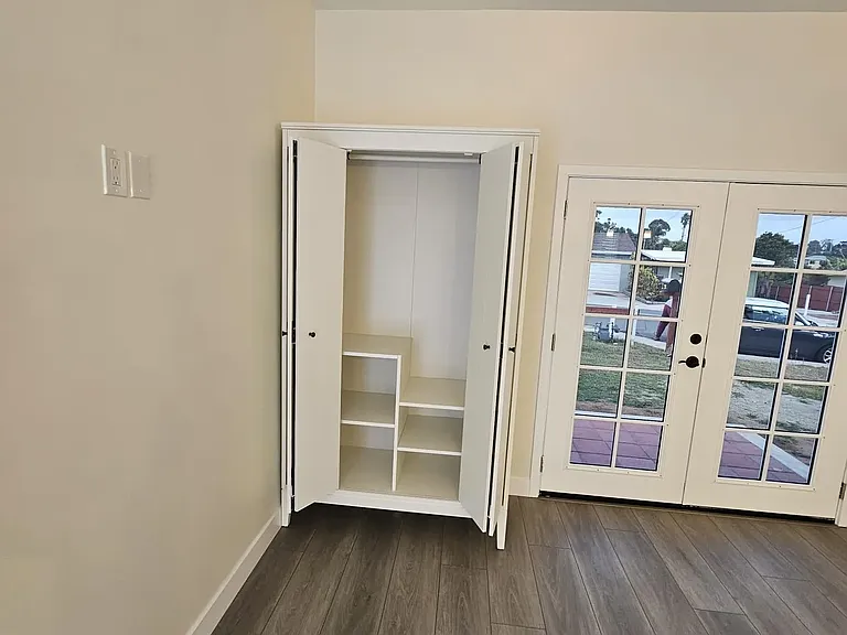 2702 Grove St #4 — Photo 6
