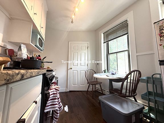 3rd image of 106 Willow St #3C