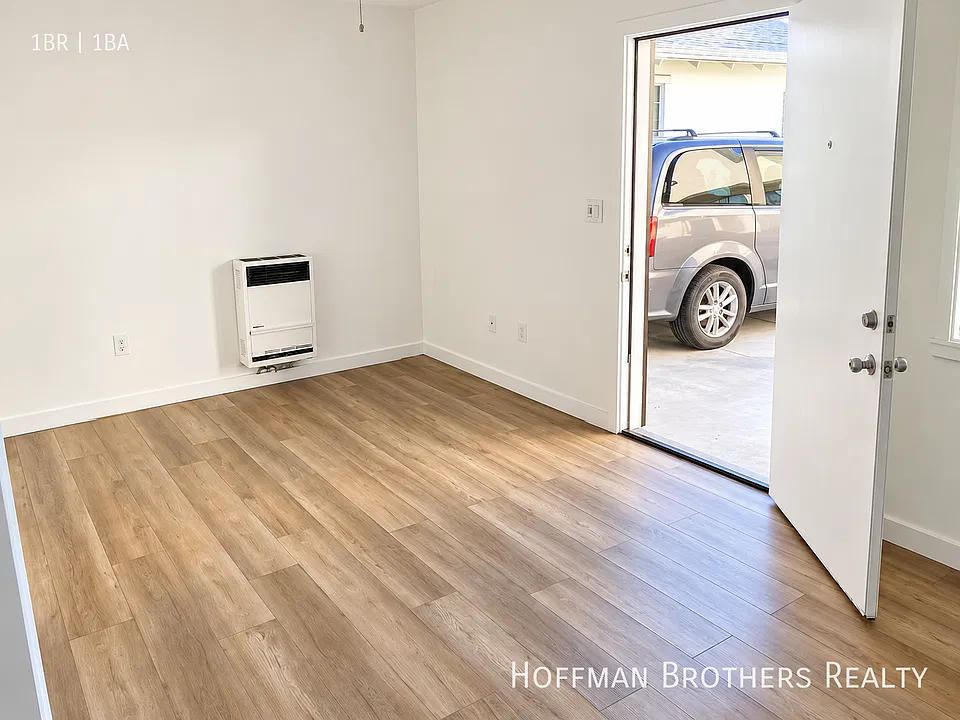 3712 Maple Ave #3714-3/4