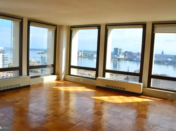 200 Locust St Unit 19DN, Philadelphia, PA 19106