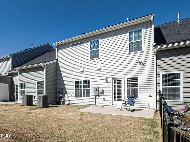 560 Barneswyck Dr — Photo 25