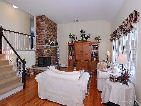 2nd image of 33 Fairwater Ave