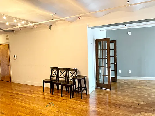 Rented by Cyberapts Management | media 7