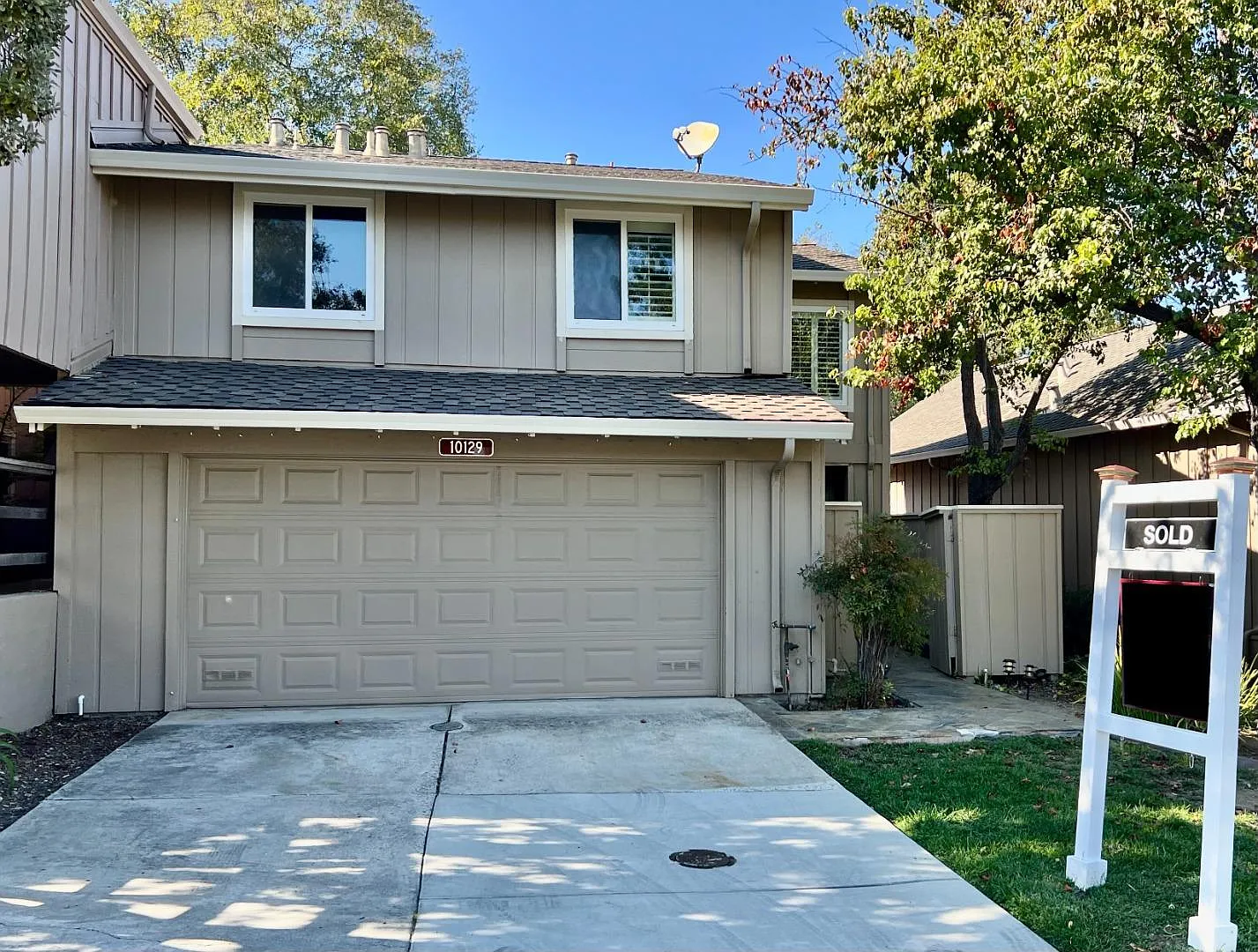 10129 Ridgeway Dr photo 1