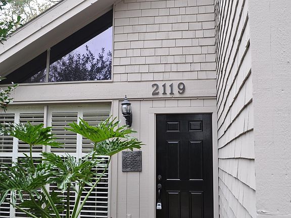 Front of townhouse 